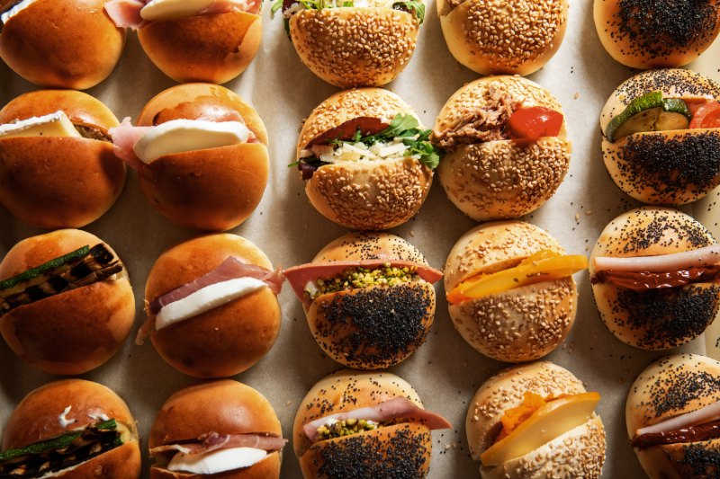 Pizza e focacce artigianali con ingredienti freschi proposte nel servizio bakery e buffet colazione dell’hotel a Roma - Moderno Hotel Roma, BZAR hotels a Roma