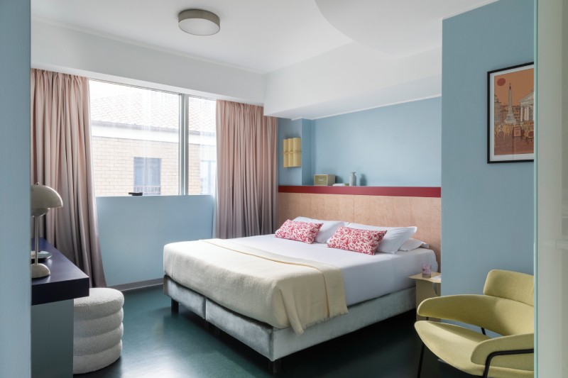 Camera deluxe ampia e luminosa con letto matrimoniale in hotel a Roma - Moderno Hotel Roma, BZAR hotels a Roma