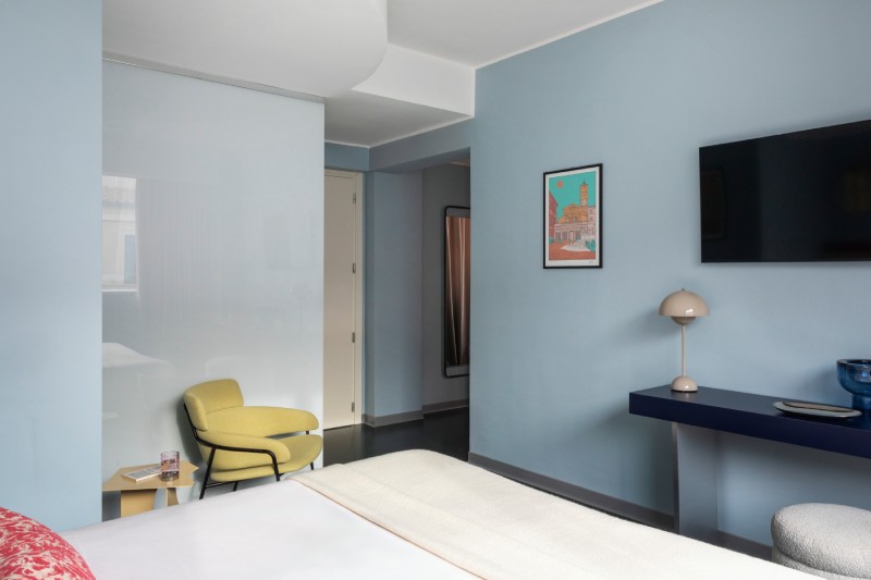 Camera deluxe con area relax e arredi di design in hotel a Roma - Moderno Hotel Roma, BZAR hotels a Roma