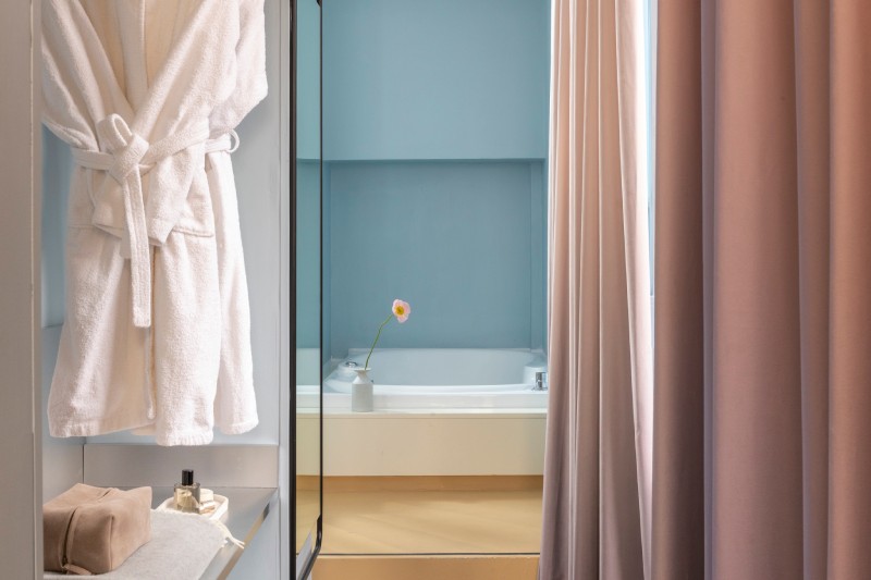 Area wellness della junior suite con jacuzzi privata, ambiente raffinato e rilassante in hotel a Roma - Moderno Hotel Roma, BZAR hotels a Roma