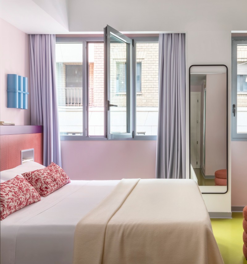 Anteprima della camera standard con letto matrimoniale e design contemporaneo in hotel a Roma, ambienti confortevoli e funzionali per soggiorni leisure e business - Moderno Hotel Roma, BZAR hotels a Roma