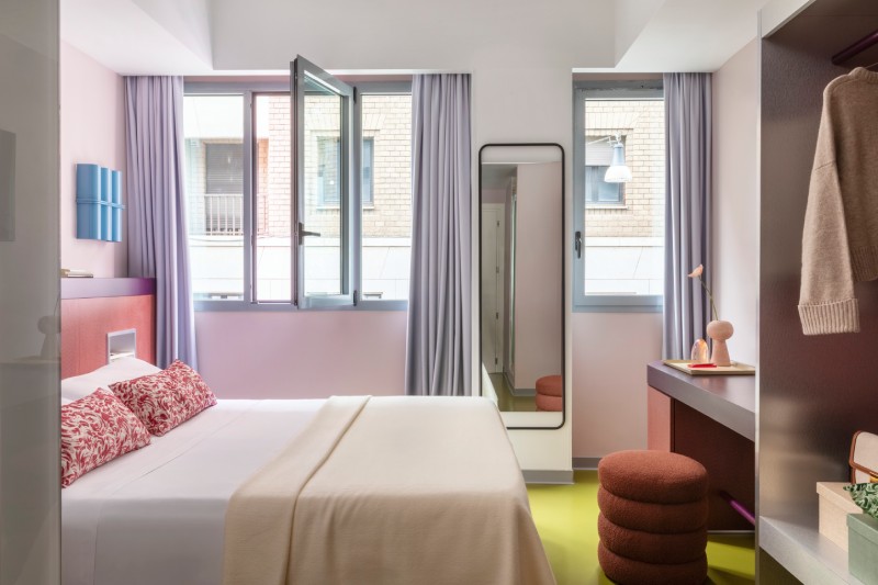 Camera standard con letto matrimoniale e design contemporaneo in hotel a Roma, ambienti confortevoli e funzionali per soggiorni leisure e business - Moderno Hotel Roma, BZAR hotels a Roma